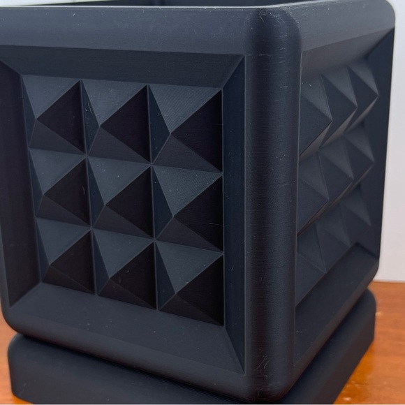 The Nova Square Planter, Flower Pot with Drainage Tray - Picture 4 of 7